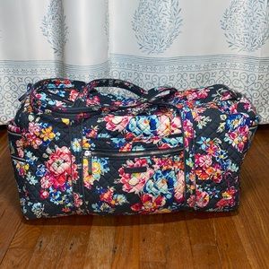 Vera Bradley travel duffel bag